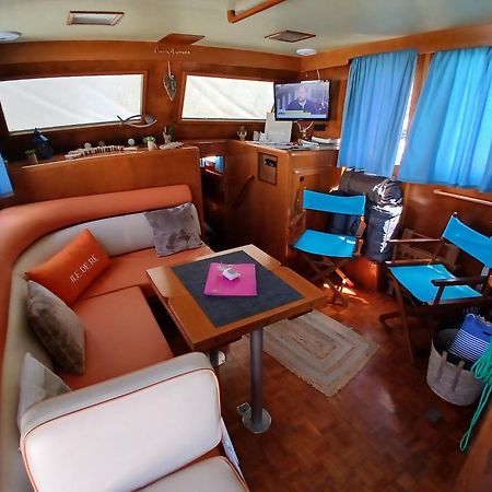 Hotel Bateau Atypique Yacht La Rochelle à La Rochelle  Extérieur photo